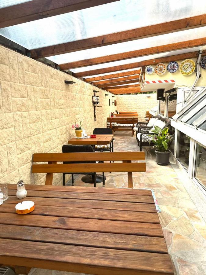 Aparthotel Guzulka & Restaurant เบอร์ลิน ภายนอก รูปภาพ