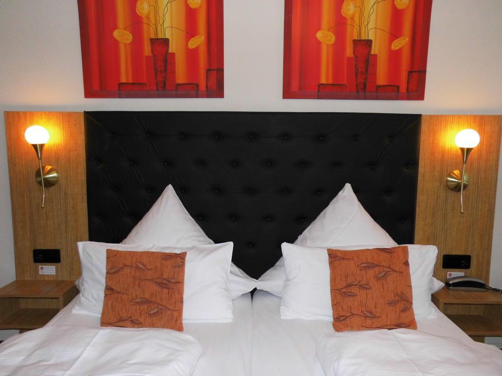 Aparthotel Guzulka & Restaurant เบอร์ลิน ภายนอก รูปภาพ