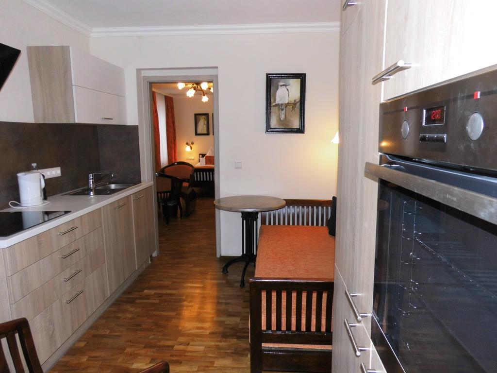 Aparthotel Guzulka & Restaurant เบอร์ลิน ภายนอก รูปภาพ